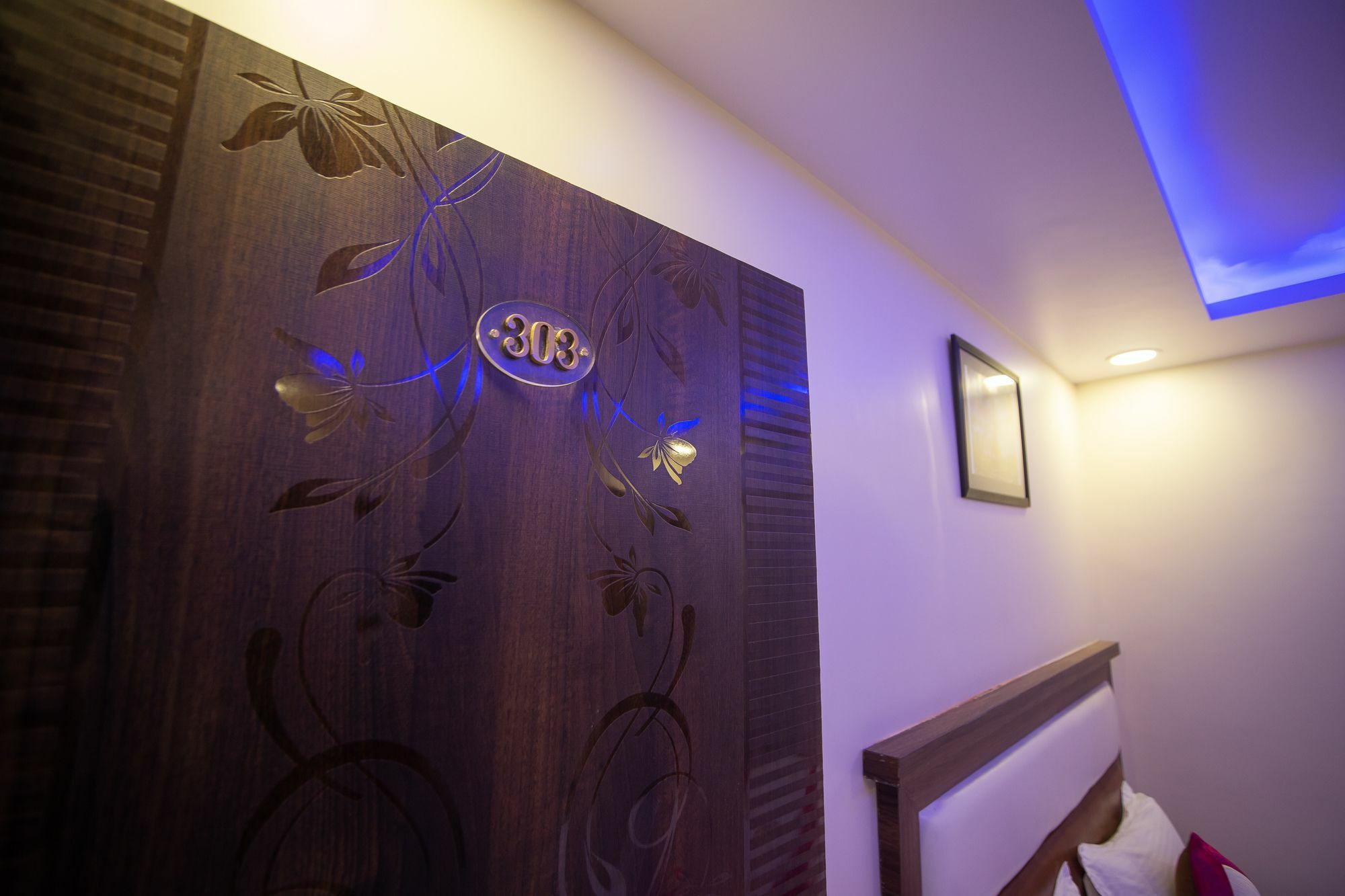 Hotel Sarthak Palace - By Pooja Hospitality Нью-Дели Экстерьер фото