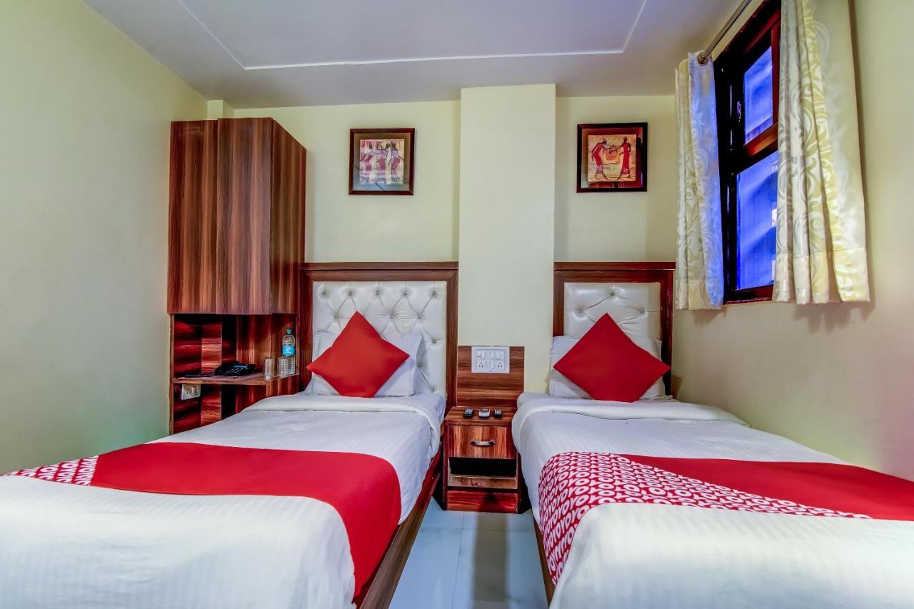 Hotel Sarthak Palace - By Pooja Hospitality Нью-Дели Экстерьер фото