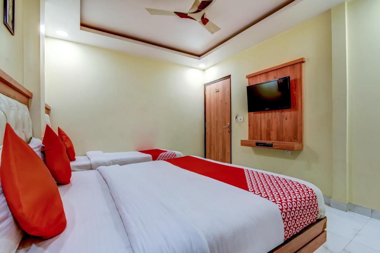 Hotel Sarthak Palace - By Pooja Hospitality Нью-Дели Экстерьер фото